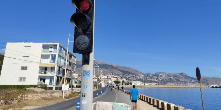 Artículo opinión: El semáforo de la discordia. Artículo opinión: El semáforo de la discordia.