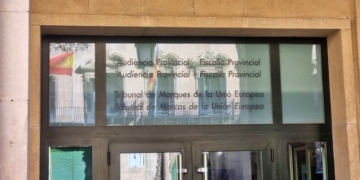 Judici als acusats d’estafa en caixers d’Altea. Protegix-te de la clonació de tarjetes