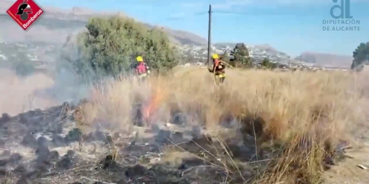 VIDEO. L’Incendi de Matorrals a El Pla de Castell, Altea VIDEO. L’Incendi de Matorrals a El Pla de Castell, Altea