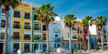 Tres persones mortes i quinze ferides en l’incendi d’un pis a la Vila Joiosa