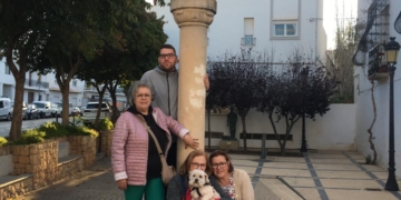 Como es tradición, la víspera del 3 de mayo arreglamos la Cruz.