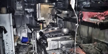 Incendi al Casc Històric d’Altea: Els Bombers controlen les flames en un restaurant Incendi al Casc Històric d’Altea: Els Bombers controlen les flames en un restaurant