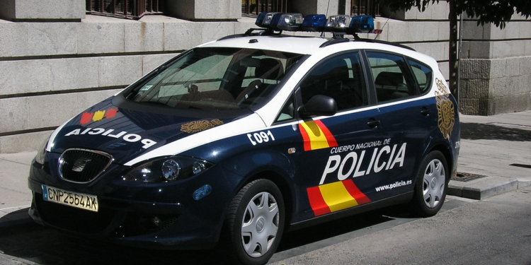 Detenen una parella a Altea per instal·lar dins de sa casa un cultiu hidropònic de marihuana