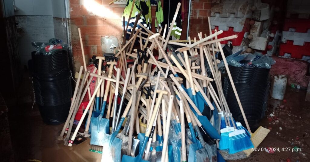 La Pública d’Altea col·labora amb els municipis afectats per la DANA i envia material