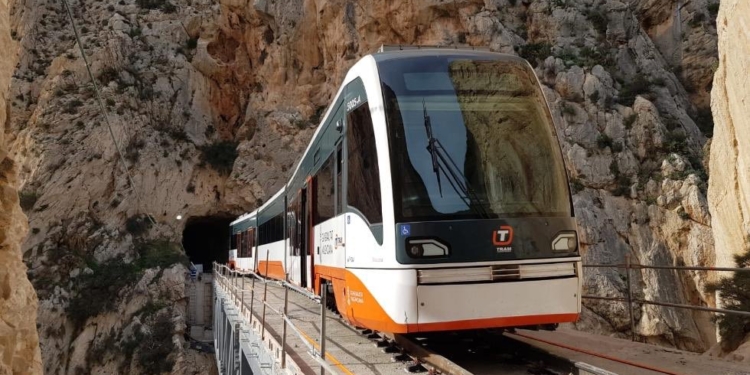FGV finalitza les proves de càrrega dels viaductes de l’Algar i Mascarat i avança en la recuperació de la Línia 9 del TRAM
