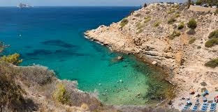 Condemna a quatre anys de presó a un home per abusar sexualment d’una dona en una platja de Benidorm