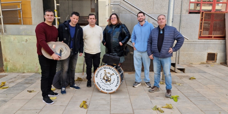 La Societat Recreativa Musical d’Altea la Vella fa entrega de material musical i fons recaptats al Centre&nbsp; instructiu i musical de Massanassa.
