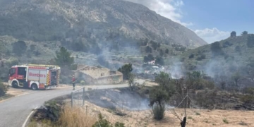 Controlat l’incendi de vegetació declarat a Orxeta