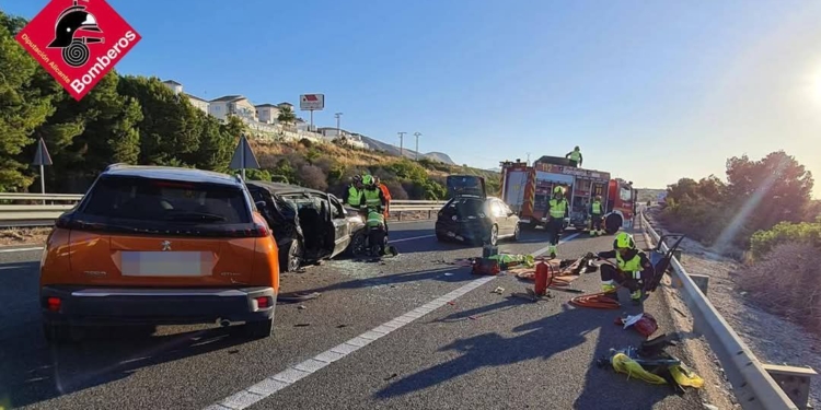 Mor una de les nou persones ferides en un accident múltiple a l’AP-7 per Finestrat Mor una de les nou persones ferides en un accident múltiple a l’AP-7 per Finestrat