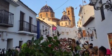 L’Arbret de Sant Joan 2025 torna a emocionar Altea amb tradició i força [Fotos i Videos]