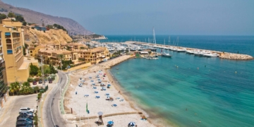 Mor un home de 68 anys mentre practicava snorkel a la platja de Campomanes