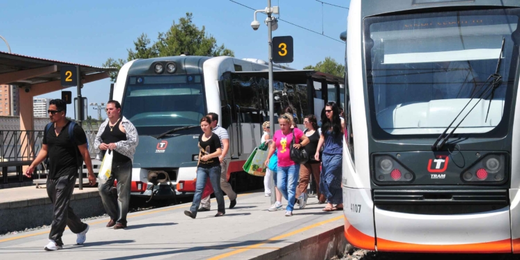 Mazón: “Avancem en la línia del TRAM Gandia-Oliva-Dénia amb 101.000 euros per a l’adjudicació de l’estudi de planejament i viabilitat”