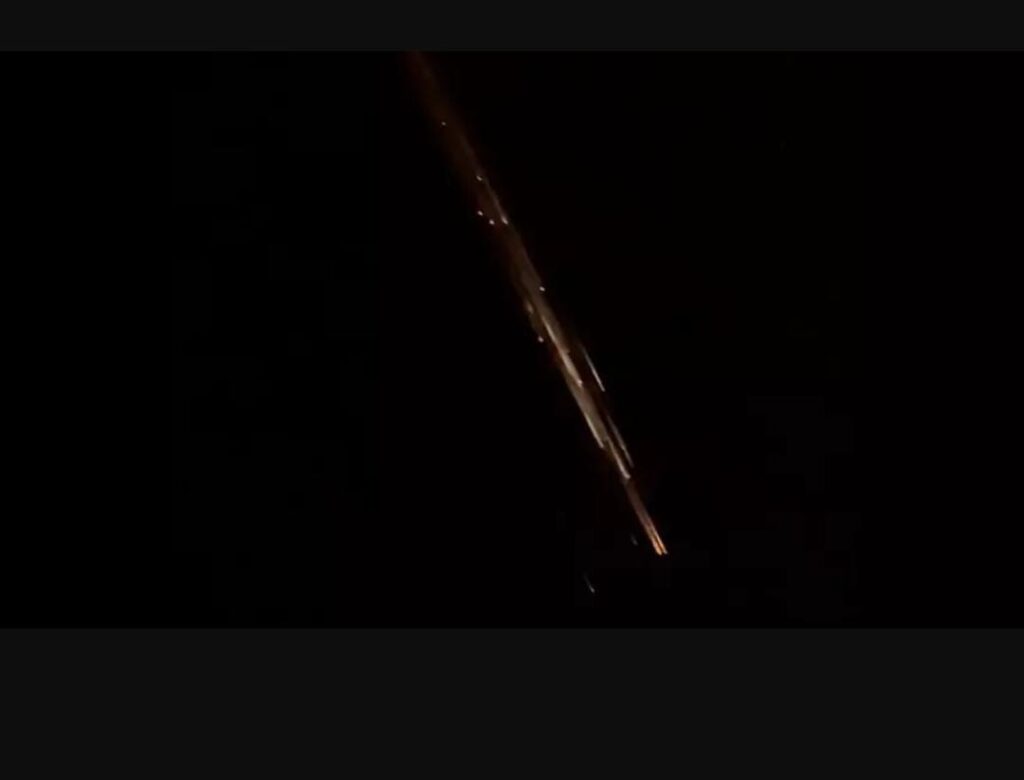 Una bola de foc sorprén el cel d’Altea en plena temporada de les Llàgrimes de Sant Llorenç [Video]