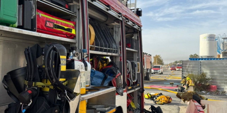 Incendi a l’Hospital de la Marina Baixa en la zona de les obres d’ampliació