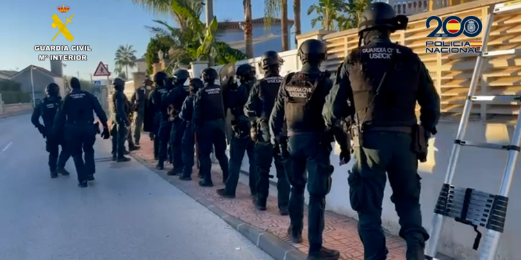 Onze dones alliberades i set detinguts per tràfic d’éssers humans a Denia