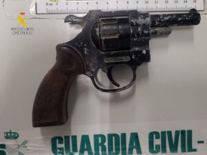 La Guàrdia Civil deté a sis persones per robatori amb força a l’interior d’un habitatge en Callosa d’en Sarrià La Guàrdia Civil deté a sis persones per robatori amb força a l’interior d’un habitatge en Callosa d’en Sarrià