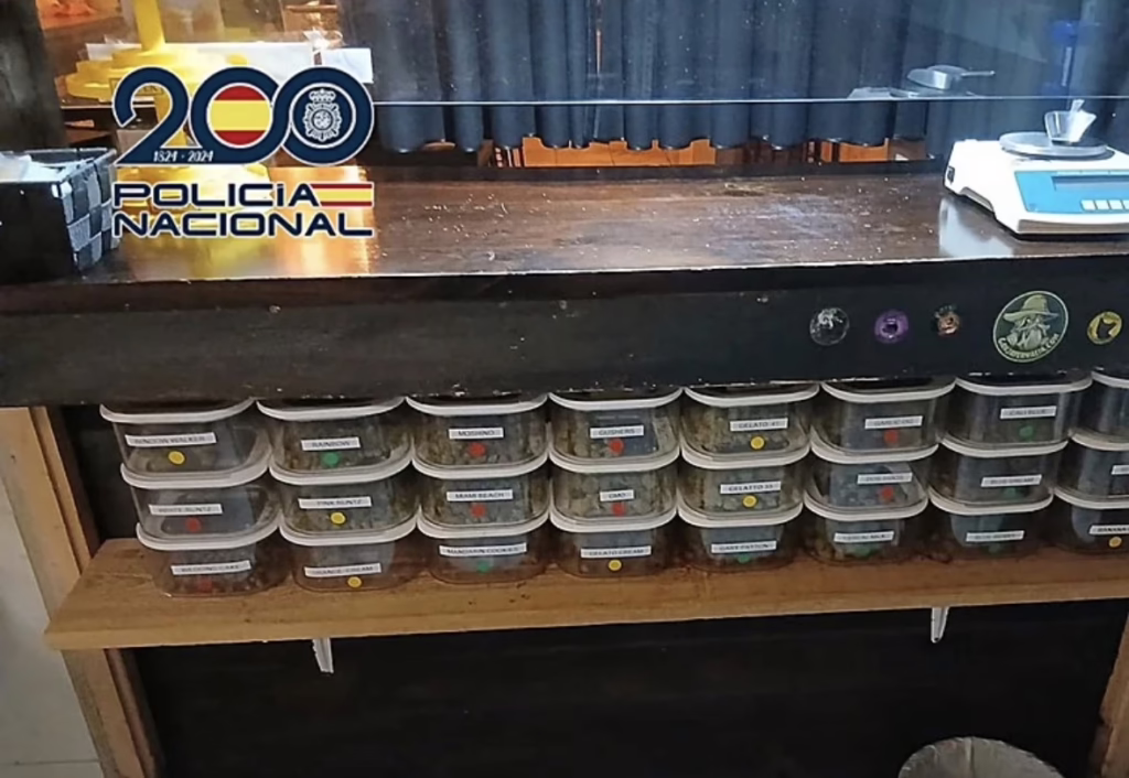 Desmantellat un punt de venda de drogues i detingudes dues persones a l’Alfàs del Pi