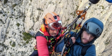 Rescatades dues persones al Puig Campana després de quedar exhaustes a 300 metres d’altura