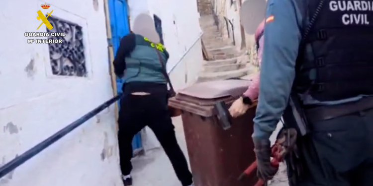 La Guàrdia Civil ha desmantellat un grup dedicat a robatoris en obres i venda de droga a la Vila Joiosa i Finestrat