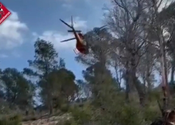 Rescatada una senderista ferida al camí de pujada a l’antena de l’Albir Rescatada una senderista ferida al camí de pujada a l’antena de l’Albir