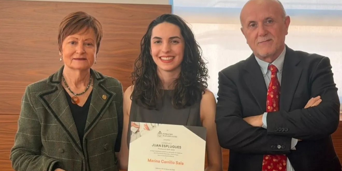 L’alteana Marina Carrillo Sala rep el premi al millor expedient de Medicina de la Universitat de València