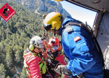 Rescatada una dona de 59 anys a la Serra de Bèrnia amb una possible fractura al colze després d’una caiguda Rescatada una dona de 59 anys a la Serra de Bèrnia amb una possible fractura al colze després d’una caiguda