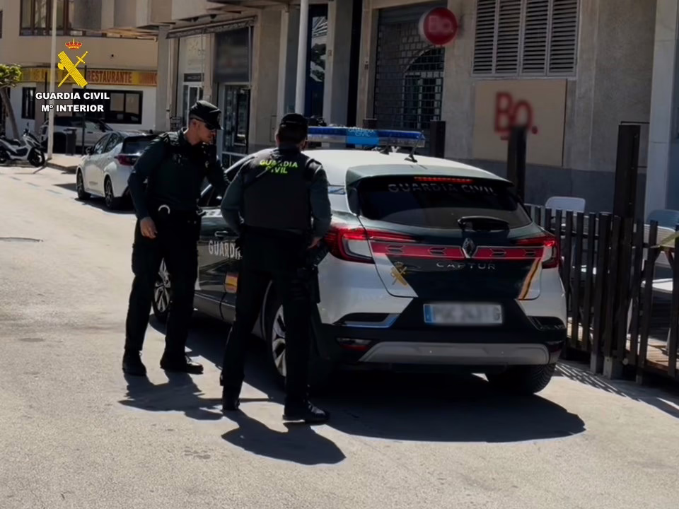 Detingut per sostraure més de 10.000 euros en furts al descuit a Altea i altres localitats