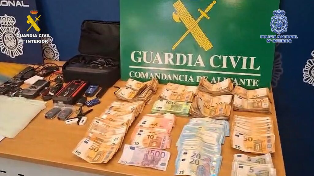 Altea, Alfàs, La Vila i La Nucia: desarticulada una xarxa internacional dedicada al robatori de vehicles i falsificació documental