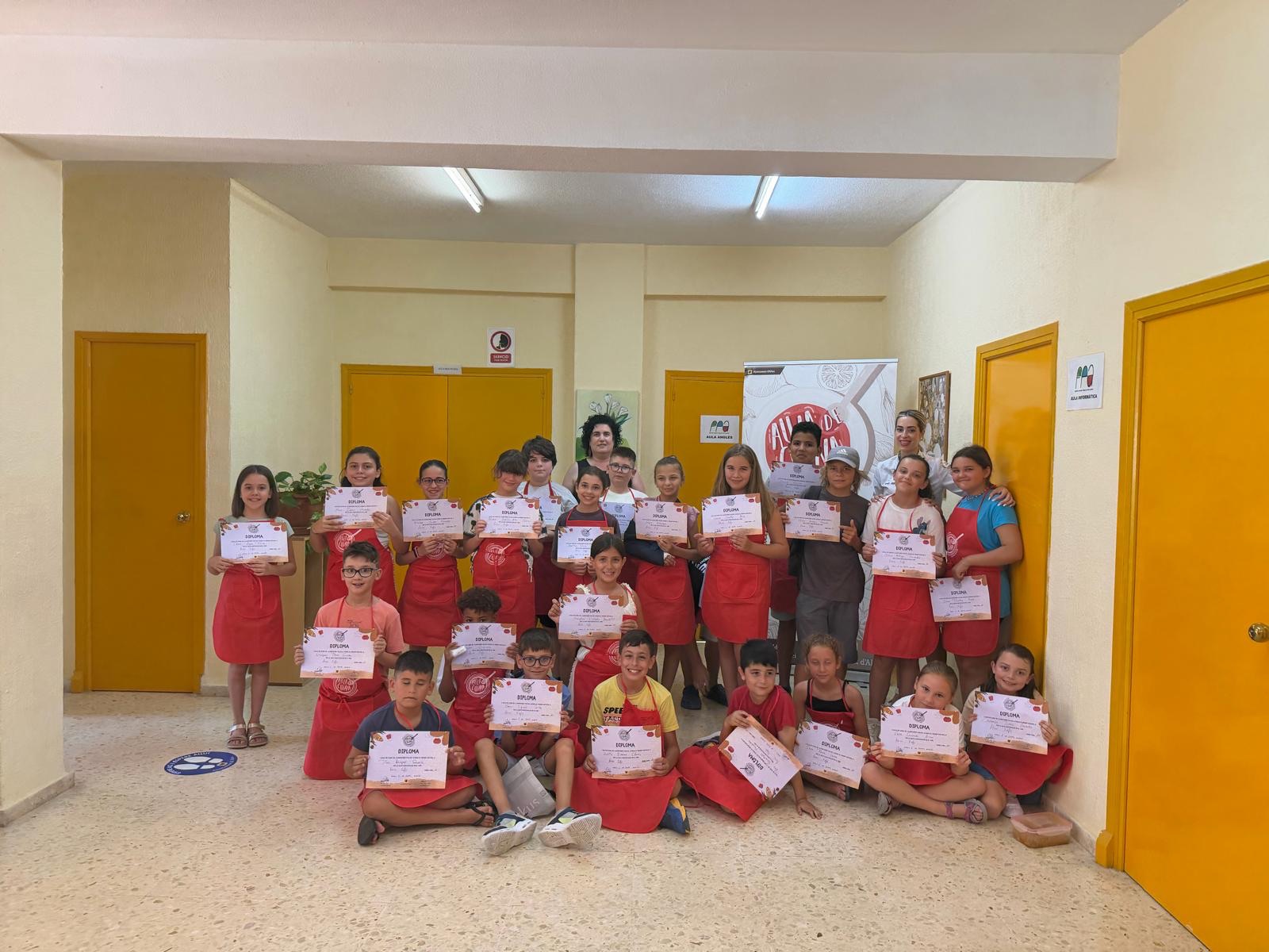 Èxit de participació en la 5a edició del curs de cuina ‘Mini Xefs’, impartit a l’Aula de Cuina municipal.