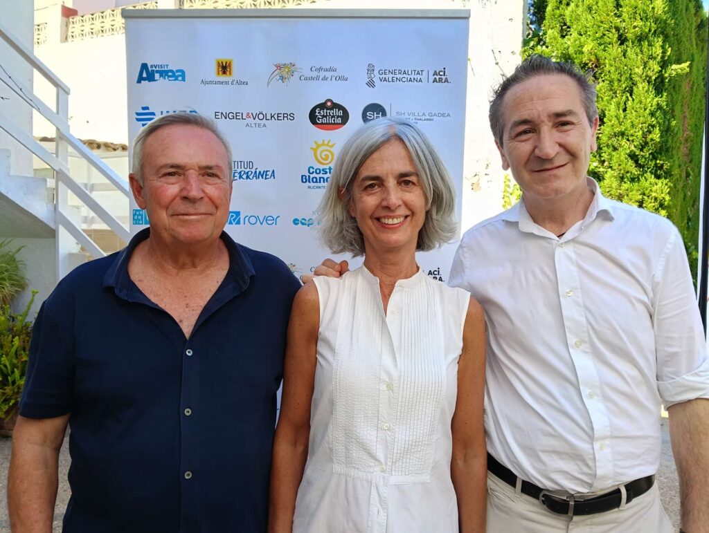 Beatriz, besneta de Sorolla, i Damià: autors del cartell i del pregó del 40 aniversari del Castell de l’Olla d’Altea