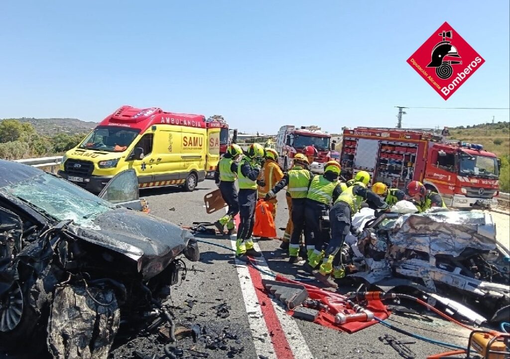 Dos morts i dos ferits en un greu accident a la N-332 entre Benissa i Dénia