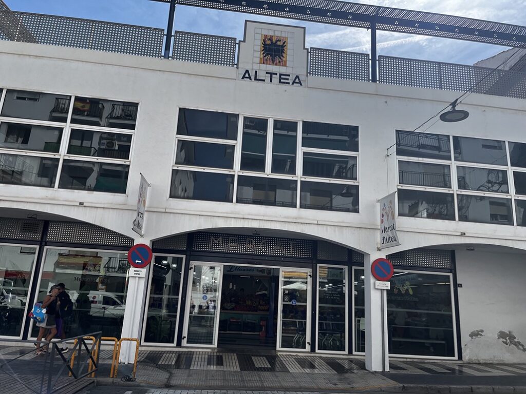L’Ajuntament d’Altea anuncia el tancament temporal del Mercat Municipal per les obres de reforç estructural de l’edifici i avança en la instal·lació d’un mercat provisional