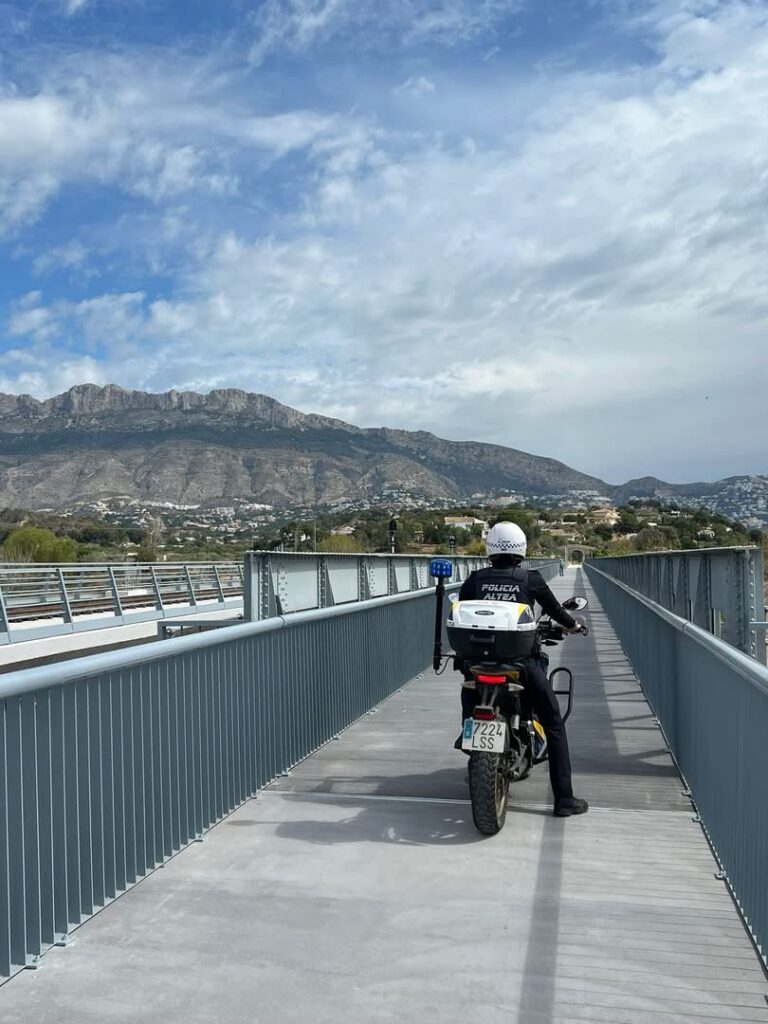 La col·laboració veïnal permet recuperar dues motocicletes robades a Altea